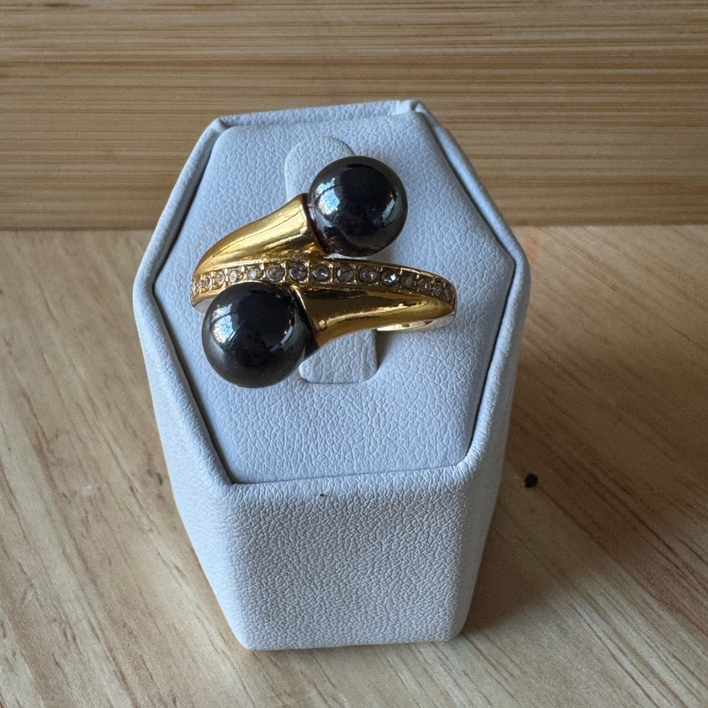 Elegant Gold And Black Women's Ring Size 9
